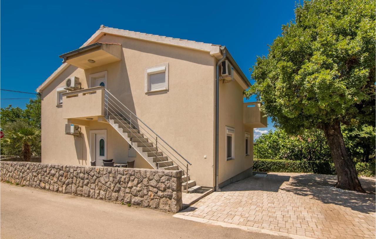 Nice Apartment In Malinska Dubasnica With Kitchen Buitenkant foto