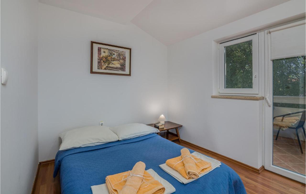 Nice Apartment In Malinska Dubasnica With Kitchen Buitenkant foto