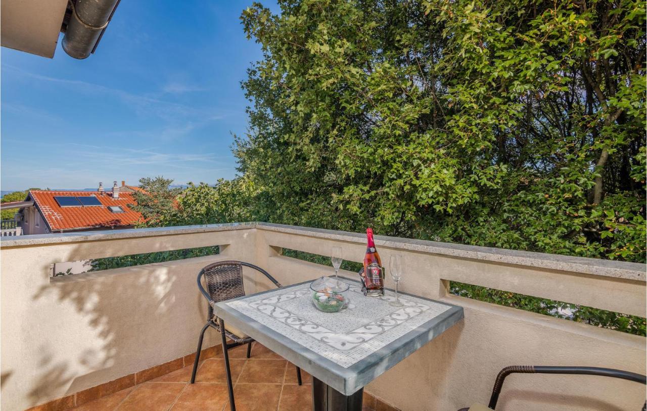 Nice Apartment In Malinska Dubasnica With Kitchen Buitenkant foto